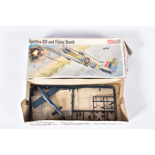 44 - A QUANTITY OF BOXED UNBUILT AIRFIX PLASTIC CONSTRUCTION KITS, to include four assorted mounted soldi... 