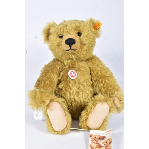 5 - AN UNBOXED STEIFF CLASSIC MOHAIR TEDDY BEAR, No.004810, golden plush replica bear with button and ta... 