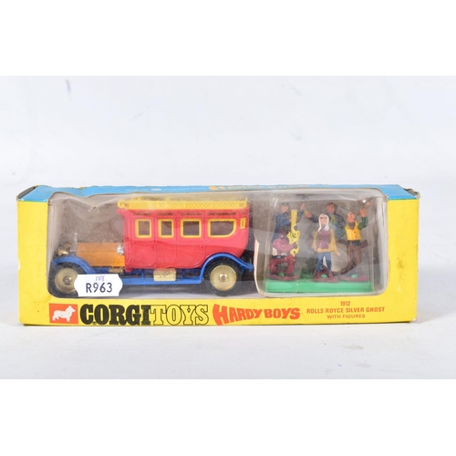 59 - A BOXED CORGI TOYS HARDY BOYS 1912 ROLLS-ROYCE SILVER GHOST, No.805, complete with five figures on g... 