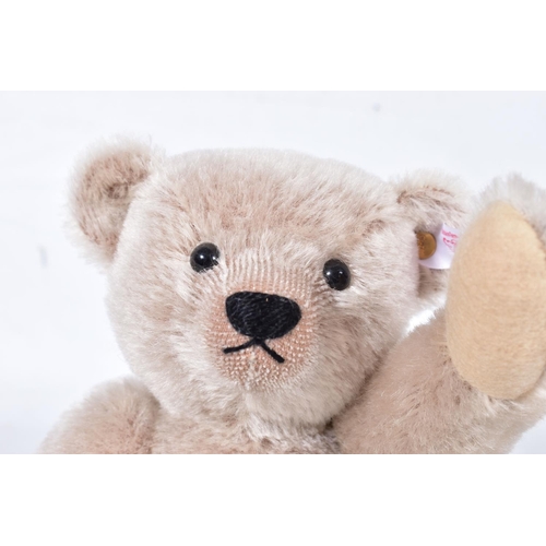 9 - AN UNBOXED STEIFF LIMITED EDITION PERFEKT BEAR, No.662447, champagne plush body, limited edition No.... 