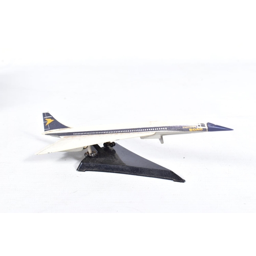 68 - A BOXED CORGI TOYS BAC - SUD CONCORDE, No.650, B.O.A.C. livery, appears complete and in fairly good ... 