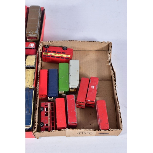 88 - A QUANTITY OF UNBOXED AND ASSORTED PLAYWORN DIECAST BUS AND COACH MODELS, to include a quantity of r... 