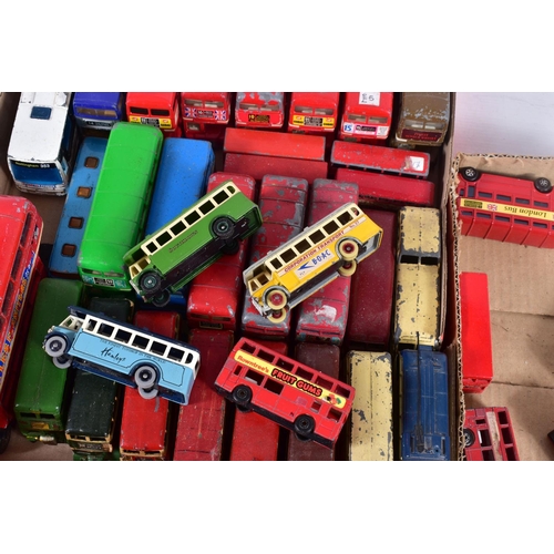 88 - A QUANTITY OF UNBOXED AND ASSORTED PLAYWORN DIECAST BUS AND COACH MODELS, to include a quantity of r... 