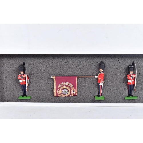 118 - A QUANTITY OF ASSORTED BRITAINS SCOTS GUARDS FIGURE SETS, from the Collectors Club Centenary Series ... 