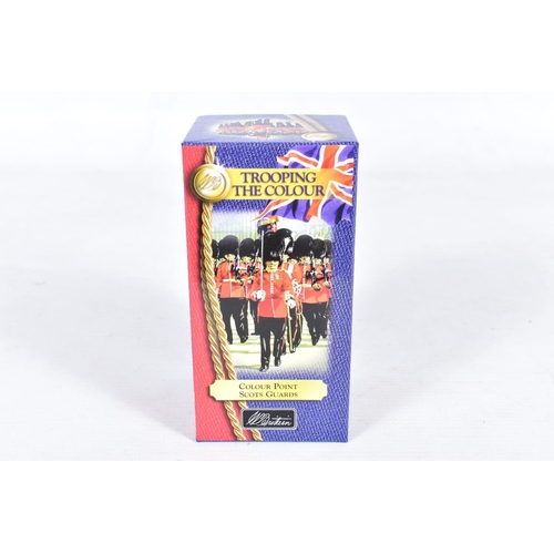 128 - A QUANTITY OF ASSORTED BRITAINS FIGURE SETS, Collectors Club Drum Major in State Dress W. Britain Cl... 