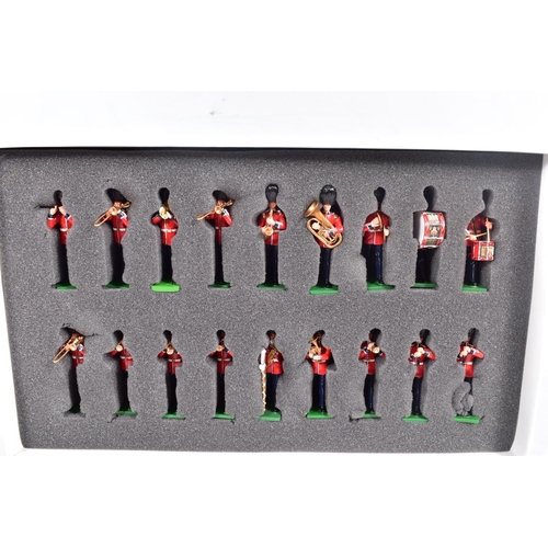 129 - A BRITAINS LIMITED EDITION COLLECTION GRENADIER GUARDS BAND SET, No.43058, Modelzone Exclusive set c... 