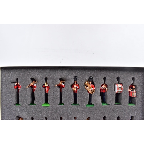 129 - A BRITAINS LIMITED EDITION COLLECTION GRENADIER GUARDS BAND SET, No.43058, Modelzone Exclusive set c... 