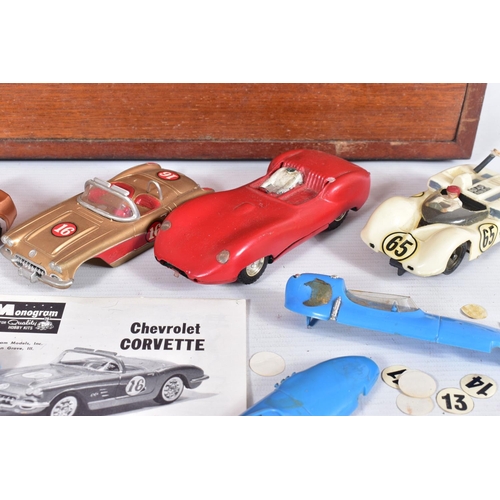 158 - A QUANTITY OF UNBOXED AND ASSORTED SCALEXTRIC AND OTHER CARS AND SPARE PARTS ETC., cars include repa... 