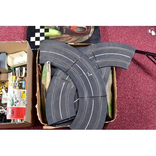 163 - A BOXED SCALEXTRIC GRAND PRIX SERIES MODEL MOTOR RACING SET, No.G.P.3,  with one correct car (Cooper... 