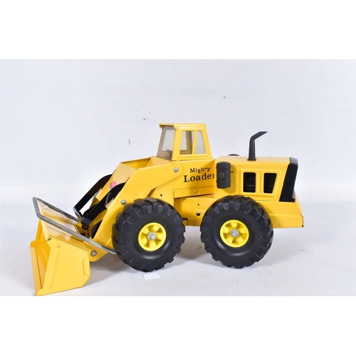 169 - A COLLECTION OF ASSORTED TONKA TOYS, to include Loadmaster loading gantry, Mighty Loader articulated... 