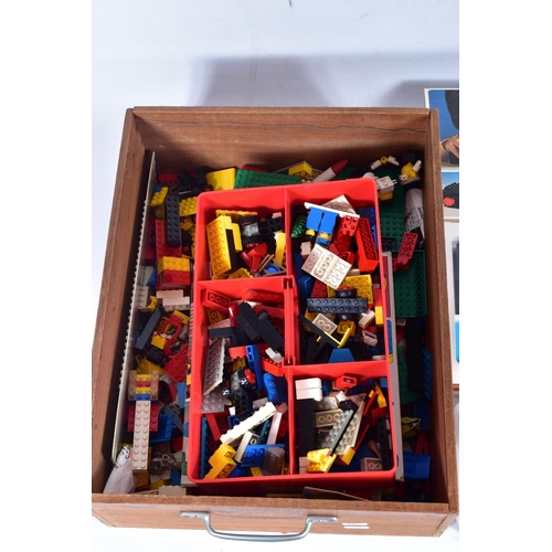 172 - A QUANTITY OF UNBOXED AND ASSORTED LEGO, mainly 1970's era, to include incomplete boxed Lego Motor s... 