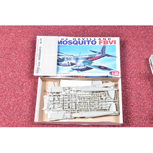 173 - A QUANTITY OF BOXED UNBUILT ASSORTED MILITARY PLASTIC CONSTRUCTION KITS, mixture of Airfix, Tamiya, ... 