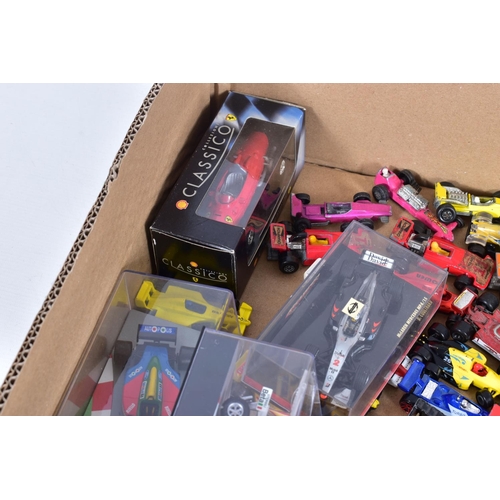 182 - A COLLECTION OF BOXED, UNBOXED AND ASSORTED DIECAST FORMULA ONE AND OTHER RACING CAR MODELS, to incl... 