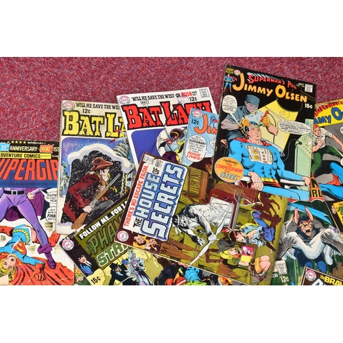 202 - A BOX OF DC COMICS, includes small quantities of Batman, Detective Comics, Action Comics, Teen Titan... 