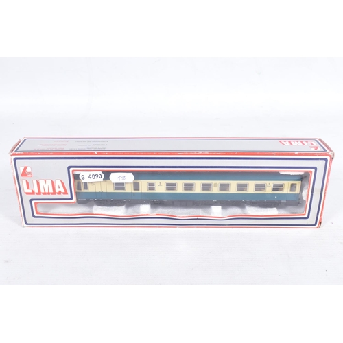 254 - A BOXED FLEISCHMANN HO GAUGE D.B. CLASS 614 TWO CAR DIESEL RAILCAR SET, No.4434, with a boxed centre... 