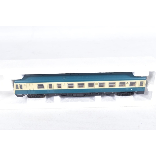 254 - A BOXED FLEISCHMANN HO GAUGE D.B. CLASS 614 TWO CAR DIESEL RAILCAR SET, No.4434, with a boxed centre... 