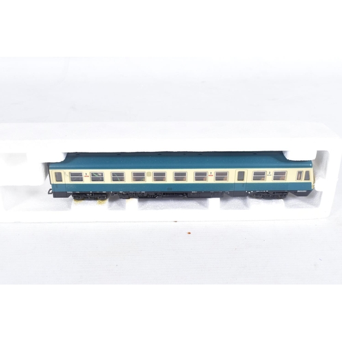 254 - A BOXED FLEISCHMANN HO GAUGE D.B. CLASS 614 TWO CAR DIESEL RAILCAR SET, No.4434, with a boxed centre... 