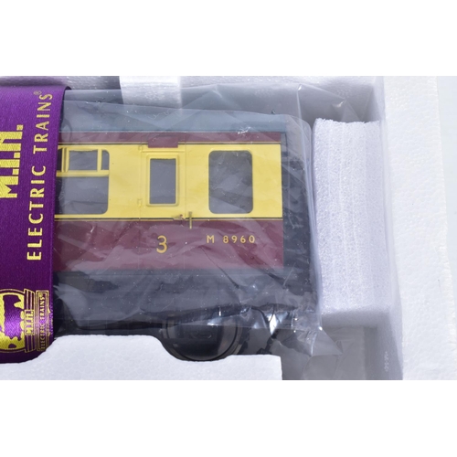 256 - A BOXED M.T.H. ELECTRIC TRAINS O GAUGE 4-CAR L.M.S. STANDARD PASSENGER SET, No.20-60008-2, 3 x Stani... 