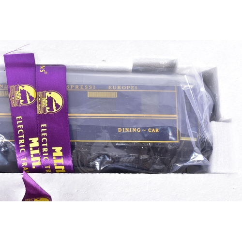 257 - A BOXED M.T.H. ELECTRIC TRAINS O GAUGE 5-CAR FRENCH S.N.C.F. ORIENT EXPRESS PASSENGER SET, No.20-600... 