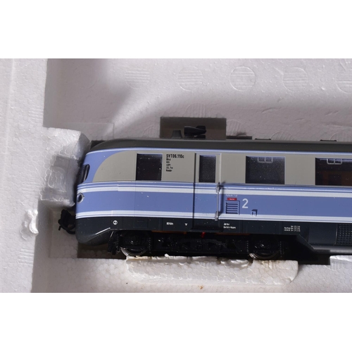 262 - A BOXED LILIPUT HO GAUGE D.B. SVT 06.110 THREE CAR DIESEL RAILCAR SET, No.126 00, all VG in damaged ... 