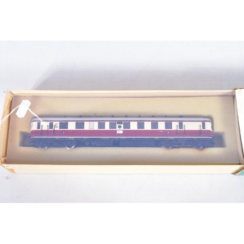 271 - A BOXED PIKO HO GAUGE D.R. CLASS VT 137 AND VT 145 RAILBUS SET, No.BR185 & BR195 (32/010), with a fu... 