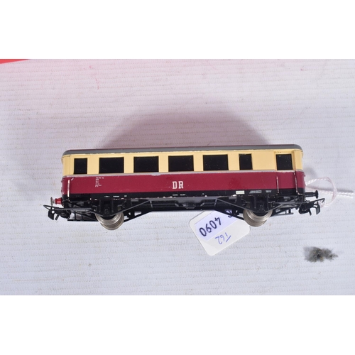 271 - A BOXED PIKO HO GAUGE D.R. CLASS VT 137 AND VT 145 RAILBUS SET, No.BR185 & BR195 (32/010), with a fu... 