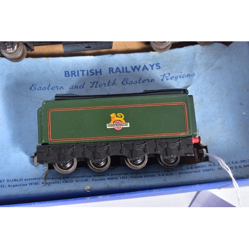 277 - A BOXED HORNBY DUBLO SILVER KING PASSENGER TRAIN SET, No.EDP11, comprising A4 class locomotive 'Silv... 