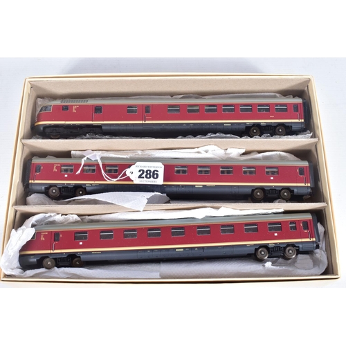 286 - A BOXED LIMA HO GAUGE D.B. CLASS VT THREE CAR D.M.U. SET, all V.G. with only minor wear, housed in r... 