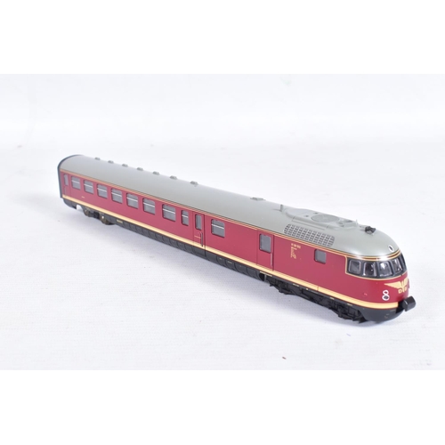 286 - A BOXED LIMA HO GAUGE D.B. CLASS VT THREE CAR D.M.U. SET, all V.G. with only minor wear, housed in r... 