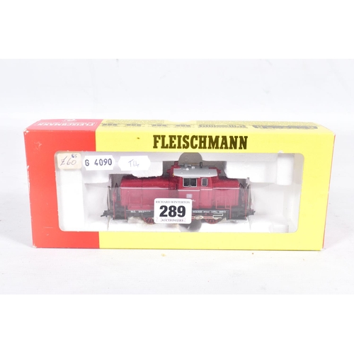 289 - FIVE BOXED HO GAUGE D.B. DIESEL LOCOMOTIVES, Fleischmann Class 211 (1382), Class 212 (4230), Class 2... 