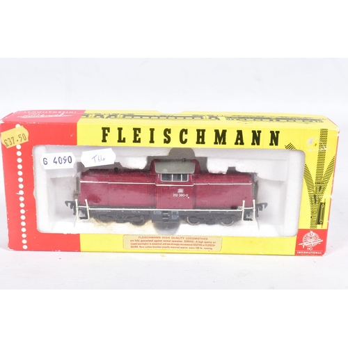 289 - FIVE BOXED HO GAUGE D.B. DIESEL LOCOMOTIVES, Fleischmann Class 211 (1382), Class 212 (4230), Class 2... 