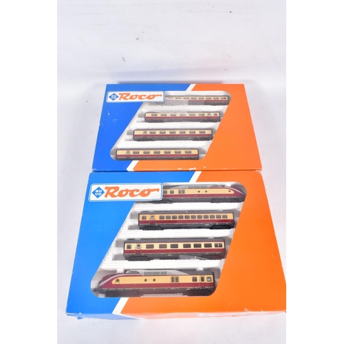 292 - A BOXED ROCO HO GAUGE D.B. BR 601 FOUR CAR DIESEL SET, No.43012, with the four carriage expansion se... 