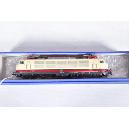 296 - FIVE BOXED HO GAUGE D.B. ELECTRIC LOCOMOTIVES, Class 103 (x 2) (4375), Lima Class 103 (208100LG), Fl... 