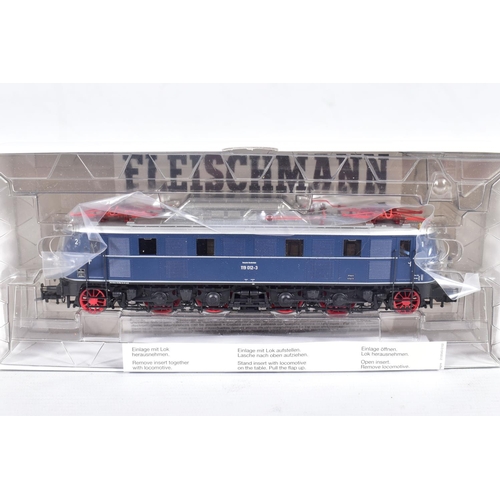 299 - TWO BOXED FLEISCHMANN HO GAUGE D.B. ELECTRIC LOCOMOTIVES, Class 119 (431901) and Class BR 132 (4369)... 