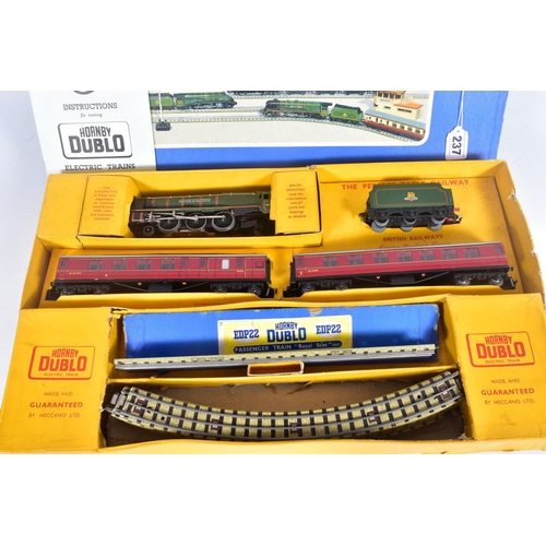 300 - A BOXED HORNBY DUBLO ROYAL SCOT PASSENGER TRAIN SET, No.EDP22, comprising Duchess class locomotive '... 