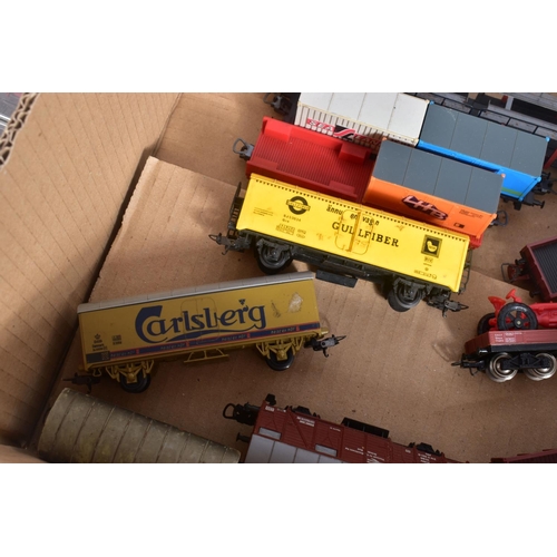 301 - A QUANTITY OF BOXED AND UNBOXED HO GAUGE ROLLING STOCK, mixture of passenger and freight stock, boxe... 