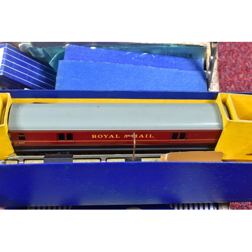 308 - A QUANTITY OF  BOXED HORNBY DUBLO ROLLING STOCK AND ACCESSORIES, to include boxed TPO set, appears c... 