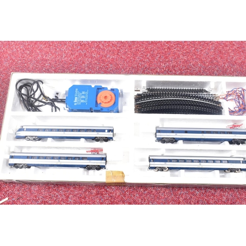 309 - A BOXED HORNBY RAILWAYS OO GAUGE HIGH SPEED TRAIN SET, No.R693, comprising class 43 power car No.430... 