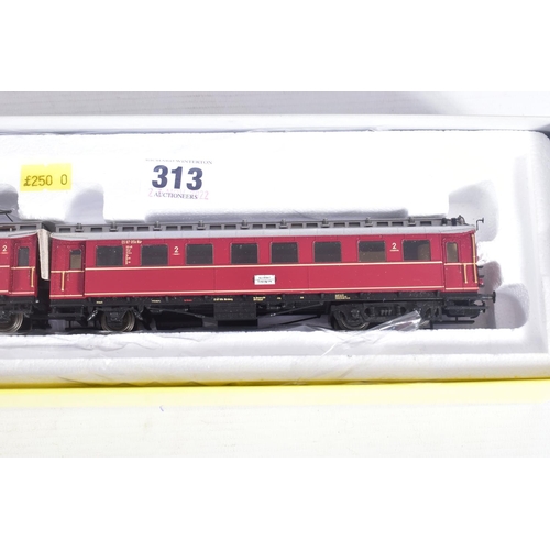 313 - A BOXED TRIX HO GAUGE D.B. CLASS ET87 THREE COACH RAILCAR SET, No.22106, EX in VG box