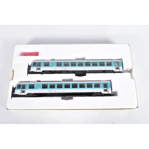 322 - A BOXED ROCO HO GAUGE D.B. CLASS VT 628/928 TWO CAR RAILCAR SET, No.43022, with two similar individu... 