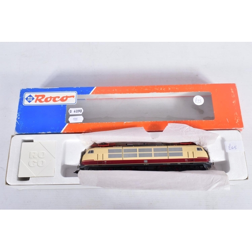 323 - TWO BOXED ROCO HO GAUGE D.B. ELECTRIC LOCOMOTIVES, Class 101 in Bayer livery, No.63723 and Class 103... 