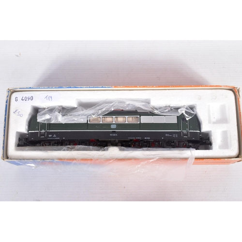 325 - FOUR BOXED ROCO HO GAUGE D.B. ELECTRIC LOCOMOTIVES, Class E41, No.43636, Class 112, No.04138S, Class... 