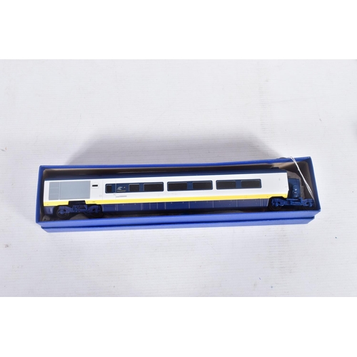 327 - A BOXED HORNBY OO GAUGE CLASS 373 EUROSTAR SET, 3021 Power  & 3022 Dummy Power Cars (R816?) and two ... 