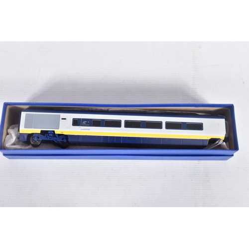 327 - A BOXED HORNBY OO GAUGE CLASS 373 EUROSTAR SET, 3021 Power  & 3022 Dummy Power Cars (R816?) and two ... 