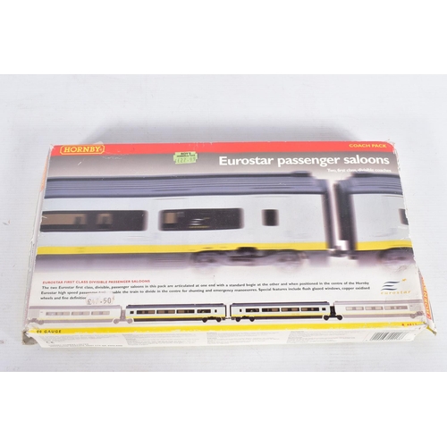 327 - A BOXED HORNBY OO GAUGE CLASS 373 EUROSTAR SET, 3021 Power  & 3022 Dummy Power Cars (R816?) and two ... 