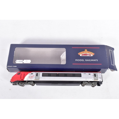 331 - A BOXED BACHMANN OO GAUGE CLASS 221 SUPER VOYAGER FIVE CAR SET, 'Louis Bleriot' No221101 (32-626), a... 