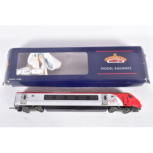 331 - A BOXED BACHMANN OO GAUGE CLASS 221 SUPER VOYAGER FIVE CAR SET, 'Louis Bleriot' No221101 (32-626), a... 