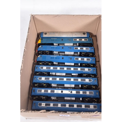 332 - A QUANTITY OF UNBOXED AND ASSORTED TRI-ANG OO GAUGE BLUE PULLMAN ITEMS, assorted power cars and coac... 