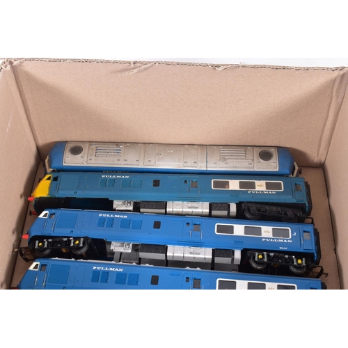 332 - A QUANTITY OF UNBOXED AND ASSORTED TRI-ANG OO GAUGE BLUE PULLMAN ITEMS, assorted power cars and coac... 