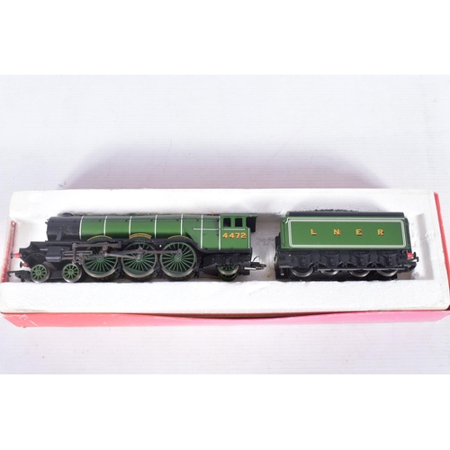 336 - A PART BOXED CLASS A3 LOCOMOTIVE AND TENDER, 'Flying Scotsman' No.4472, L.N.E.R. green livery (R398)... 